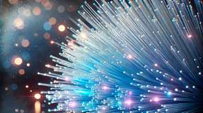 Die Übertragung von THz-Signalen auf Glasfaser ist zwar bereits jetzt technisch möglich, aber umständlich. Es braucht dazu heute mehrere teure Bauteile. Die neuen Modulatoren können die Signale direkt umwandeln, was den Energieverbrauch reduziert und die Messgenauigkeit erhöht.