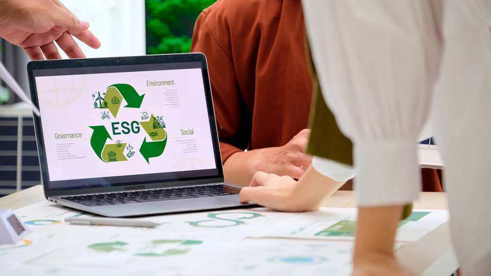 Durch die Nutzung der Abwärme aus dem Rechenzentrum zeigt Gisa eindrucksvoll, wie Nachhaltigkeit und Energieeffizienz Hand in Hand gehen und so aktiv zum Klimaschutz beigetragen wird.