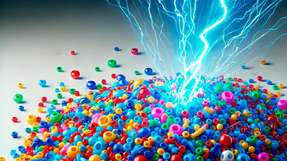 Forscher haben entdeckt, dass triboelektrische Nanogeneratoren (TENGs) effizienter Strom erzeugen können, wenn dicht gepackte Perlen aus Materialien wie Melamin-Formaldehyd durch Kontakt untereinander unterschiedlich geladen werden.