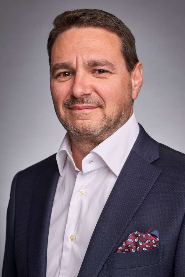 Roland Fadrany ist seit 2022 COO von Gaia-X. Er sorgt für effektive Strategien, Prozesse und organisatorische Aspekte, die die Vision und Mission von Gaia-X fördern. Mit mehr als 20 Jahren internationaler Management- und Beratungserfahrung bringt er starke Führungs- und Digitalisierungskenntnisse in das Team ein. Er hat einen Master-Abschluss in Engineering Management von der Southern Methodist University in Dallas, TX.