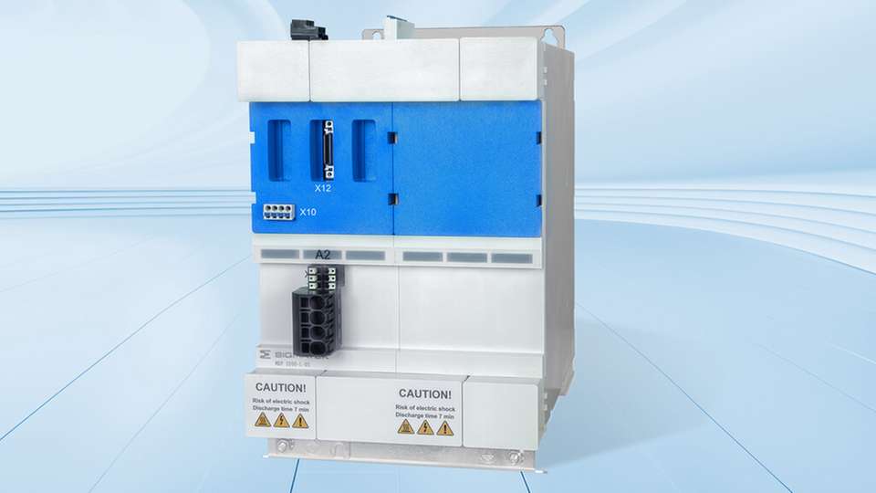 Der Einachs-Drive MDP 2200-L-01 von Sigmatek bietet bis zu 20-A-Nennstrom zur Ansteuerung von Synchronservomotoren.