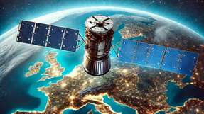 Erdnahe Satelliten (Low Earth Orbit – LEO) sollen eine stabile Kommunikation zur Koordination von dezentralen Energiequellen ermöglichen.