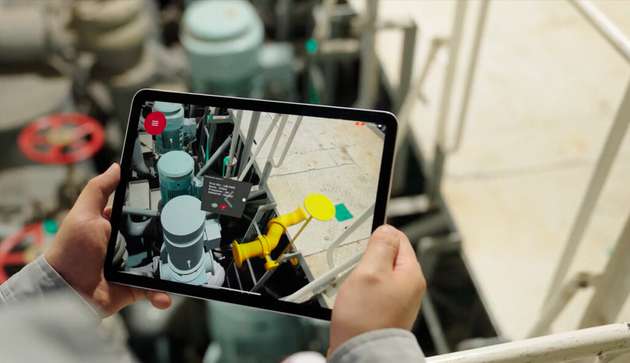 Das Unternehmen zeigt zudem unter anderem sicheren Fernzugriff auf Produktionsanlagen und AR-basierte Smart Services für den Bereich Aftersales.