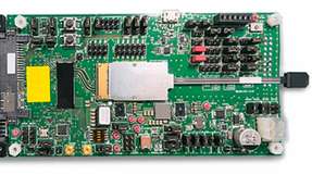 Durch eine Kombination aus AIO Cores optischem Transceiver-IOCore und Kyoceras optoelektronischem Integrationsmodul Optinity funktioniert der neue Prototyp am Highspeed-Interface PCIe 5.0, das im Vergleich zur Vorgängergeneration PCIe 4.0 die doppelte Bandbreite bietet.