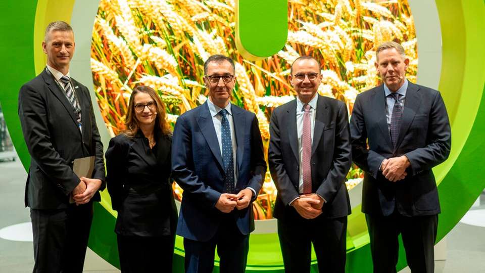 Cem Özdemir, Bundesminister für Ernährung und Landwirtschaft sowie für Bildung und Forschung, eröffnete am 31.03.2025 die Presse- und Analystenkonferenz von Schneider Electric.