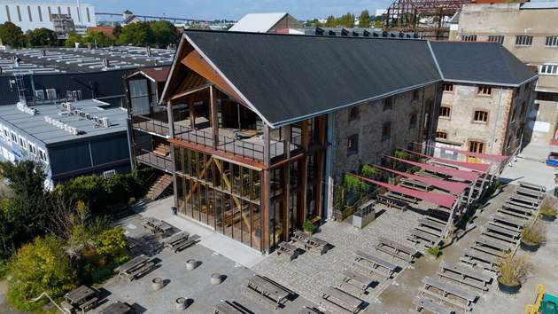 Die Little Atlantique Brewery im historischen Industriegebäude.  
