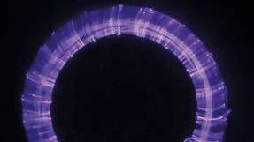 In den Methan-Plasmalyseuren von Graforce wird aus Solar- oder Windenergie ein hochfrequentes Spannungsfeld erzeugt, um Methan in seine molekularen Komponenten Wasserstoff (H2) und Kohlenstoff (C) aufzuspalten.