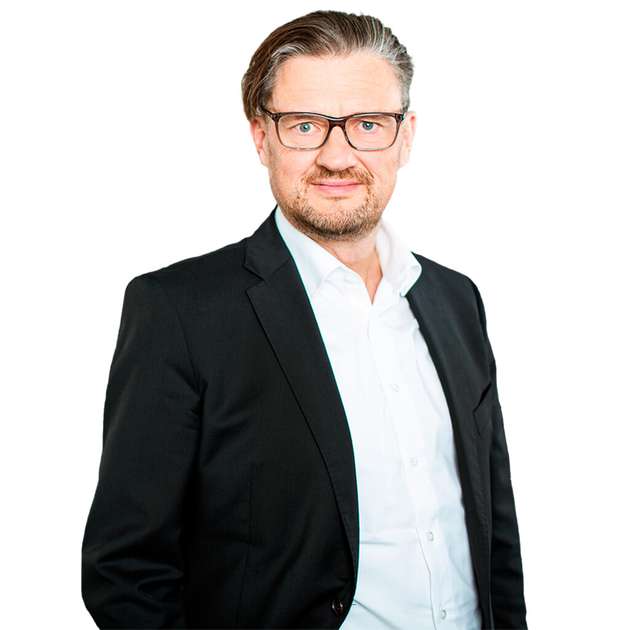 Generative KI in der Softwareentwicklung: Mehr Effizienz, schnellere Innovation
Verpassen Sie nicht den Vortrag von Markus Müller, Managing Director Industry bei GFT Technologies am 21. Mai von 10:30 bis 11:00 Uhr:
Generative KI eröffnet völlig neue Möglichkeiten in der Softwareentwicklung – von höherer Effizienz über schnellere Innovation bis hin zu spürbaren Kosteneinsparungen. Routinetätigkeiten wie Codierung, Fehlersuche oder Dokumentation lassen sich automatisieren, während sich Entwicklungsteams auf das konzentrieren können, was den Unterschied macht: strategische Weitsicht und kreative Lösungen. Anhand konkreter Beispiele aus der industriellen Praxis wird gezeigt, wie Unternehmen generative KI heute schon erfolgreich einsetzen – und welche strategischen Weichenstellungen nötig sind, um Technologie, Organisation und Verantwortung in Einklang zu bringen.