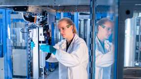 Das automatisierte Labor von Covestro kann 24 Stunden am Tag, 7 Tage die Woche arbeiten. Ziel sind zehntausende Tests pro Jahr.