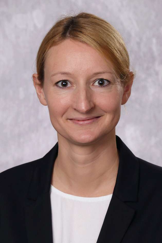 Dr. Simone Mack, Global Market Segment Manager, Food & Pharma, Wika: „New Food wird bei der Versorgung der Weltbevölkerung mit nachhaltigen und gesunden Lebensmitteln eine immer größere Rolle spielen. Durch Biofermentation werden proteinreiche Lebensmittelzutaten aus Mikroorganismen produziert, die Alternativen zu konventionellen Produkten darstellen. Dieses Verfahren stellt hohe Anforderungen an seine Messinstrumentierung, vor allem für Druck, Temperatur und Füllstand. Sie muss den Prozess mit hoher Präzision überwachen, denn nur konstant optimale Wachstumsbedingungen der Mikroorganismen im Fermenter ermöglichen maximale Produktivität. Die Geräte müssen zugleich im  Hygienic Design ausgeführt und rückstandslos reinigbar sein. Dies minimiert das Risiko einer Kontamination durch unerwünschte Mikroorganismen.“