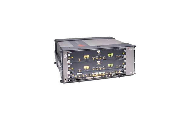 Anwendungen jenseits von 128 GBaud erfordern eine neue Klasse von Signalgeneratoren, die gleichzeitig hohe Geschwindigkeit, Präzision und Flexibilität bieten. Keysight hat sich diesen Herausforderungen mit dem Arbiträr-Signalgenerator M8199B gestellt, der eine hochleistungsfähige Signalquelle für Arbiträrsignale mit einer Abtastrate von bis zu 256 GSa/s und einer analogen Bandbreite von über 80 GHz bietet.