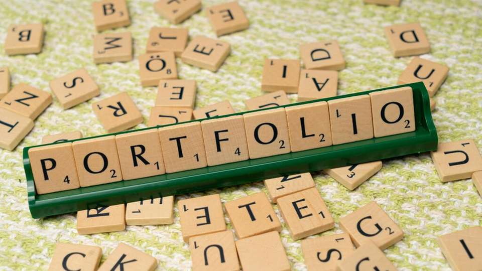 Portfoliotransparenz schafft die notwendige Klarheit, um unwirtschaftliche Produkte zu identifizieren, Ressourcen gezielt einzusetzen und strategische Entscheidungen fundiert zu treffen.