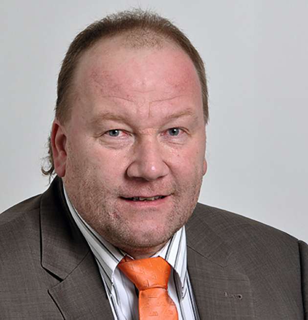 Alois Billigen, Director Marketing, Azo: „Azo reagiert auf die steigende Nachfrage nach gesunderen und nachhaltigeren Produkten, in dem die Anlagen und deren Komponenten einen nachhaltigeren und effizienteren Produktionsprozess ermöglicht: zum Beispiel mit hoher Flexibilität, effizienter Verarbeitung durch kleinere Chargen und schnellere Umrüstung für verschiedene Rezepturen. Energieeffizienz, ressourcenschonende Prozesse (beispielsweise Wasserverbrauch) und eine umweltfreundliche Produktion mit grünem Strom stehen im Fokus. Hygienisches Design sichert dabei einfache Reinigung und maximale Lebensmittelsicherheit. Durch Digitalisierung, Rückverfolgbarkeit und selbstoptimierende Systeme bietet Azo Smart Manufacturing auf höchstem Niveau für die gestiegenen Anforderungen der Endverbraucher.“