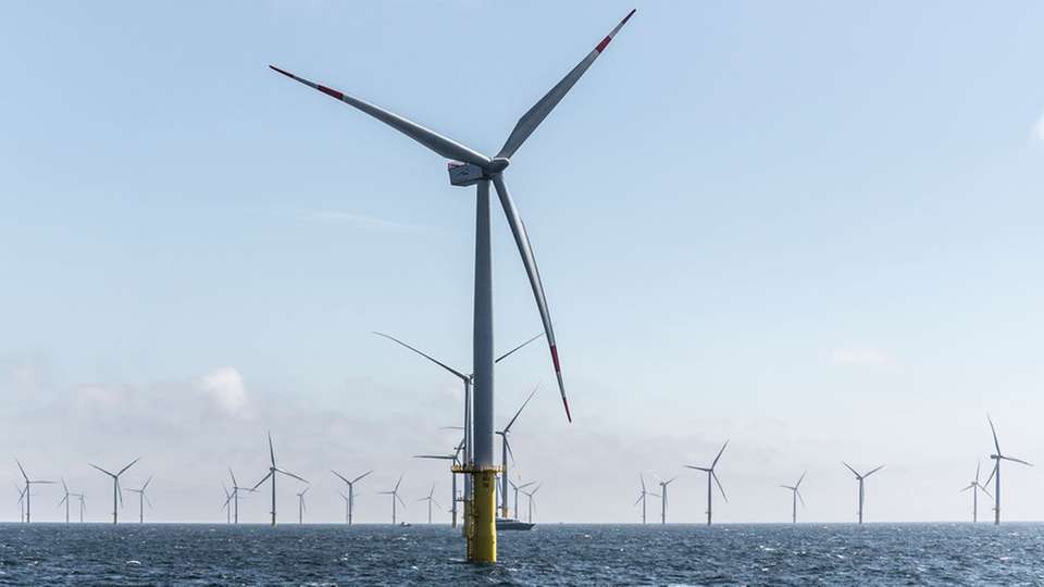 Offshore-Windpark Butendiek: Nach rund 16 Monaten seit Beginn der Offshore-Arbeiten, ist kürzlich die letzte Windenergieanlage in Betrieb genommen worden. 