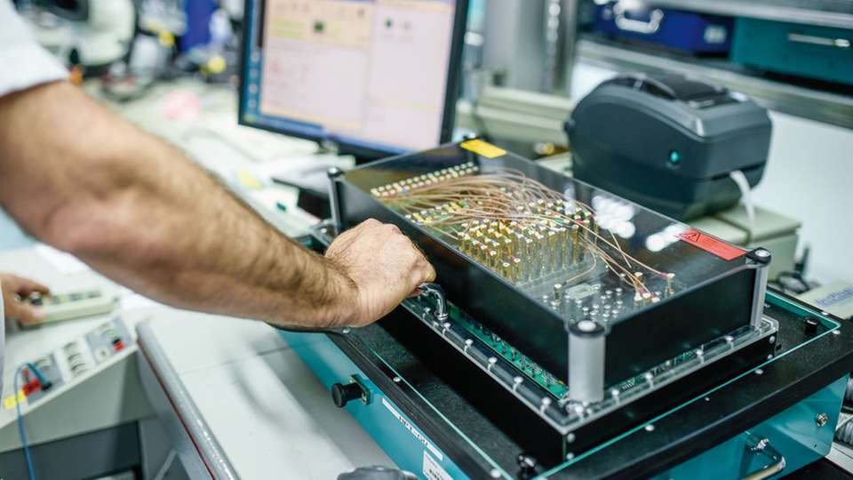 Produktions- und Testmittel, die beim Embedded-Modul-Hersteller vorhanden sind, können beim kompletten Eigendesign direkt in die Kostenfalle führen.