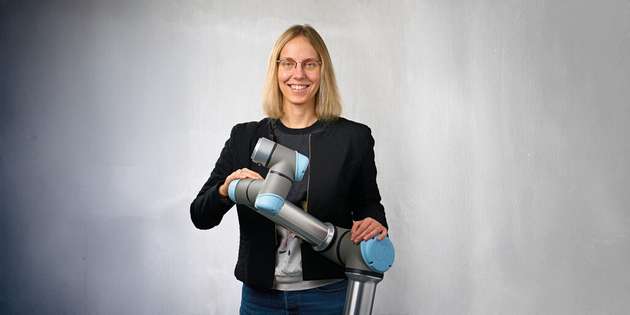 Susanne Nördinger, Head of Ecosystem Success EMEA, Universal Robots: Auf der Automatica 2025 setzen die Unternehmen von Teradyne Robotics starke Impulse für Industrieunternehmen und präsentieren praxisnahe Automatisierungslösungen für unterschiedliche Branchen. Universal Robots zeigt, wie KI-gestützte Cobots zum Treiber wirtschaftlicher Produktion werden. Ein Beispiel: Der UR AI Accelerator der auf der Automatica demonstrieren wird, wie sich mithilfe von KI-Integration kollaborative Robotik nachhaltig leistungsfähiger gestalten lässt. Zudem wird ein neuer Roboter zum ersten Mal am Stand präsentiert, der die Automatisierung in Industrieunternehmen auf ein neues Level heben wird. Die Besucher dürfen gespannt sein.