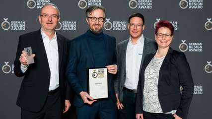 Der neue Edelstahl-Panel-PC gewinnt den German Design Award & den Industrial Production Award