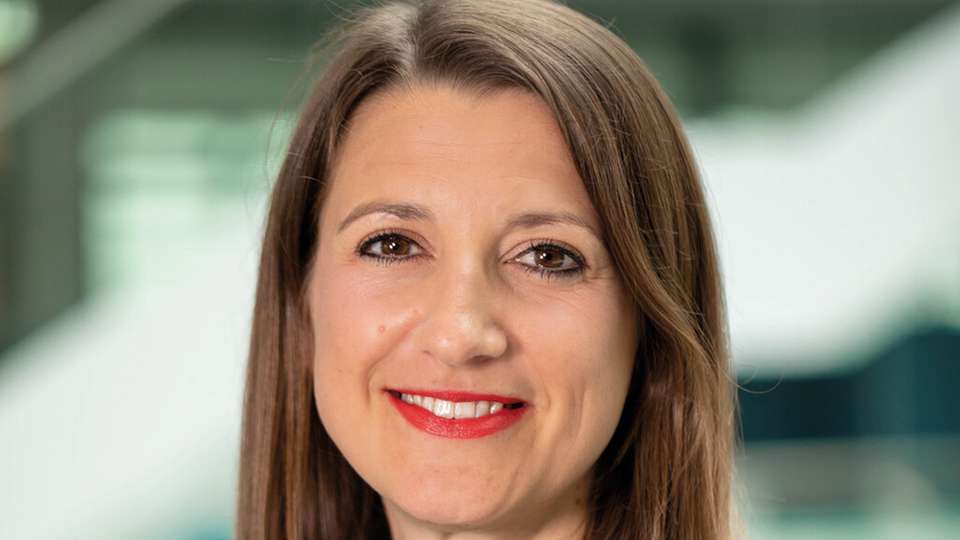 Dr. Kerstin Höfle, VP R&D und Produktmanagement bei Körber Supply Chain: „Transparenz und Datenverfügbarkeit kann dazu führen, dass inner- und außerbetriebliche Routen optimiert und Prozesse insgesamt nachhaltiger gestaltet werden können.“