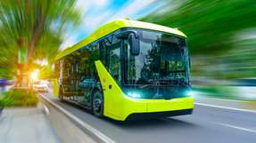 Das Forschungsprojekt EMOSYN der Fachhochschule Kiel liefert Erkenntnisse für die Elektrifizierung von Busflotten und den ÖPNV.
