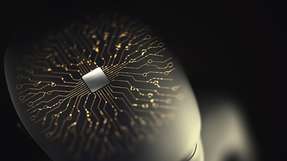 Der Chip erkennt Muster wie ein Gehirn, ohne Massendaten, extrem energieeffizient und direkt vor Ort.