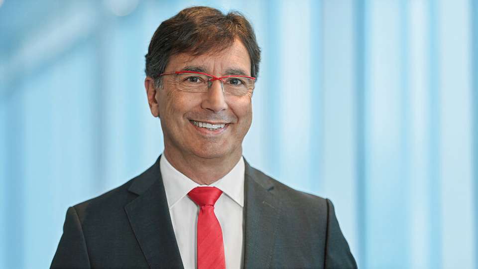 Prof. Dr. Niko Mohr, Vorstandsmitglied der Friedhelm Loh Group sowie CEO von Rittal International und Rittal Software Systems: „Die Entwicklungen bei Eplan und Rittal sind ein Beispiel dafür, wie Industrial AI auf die Straße kommt.“
