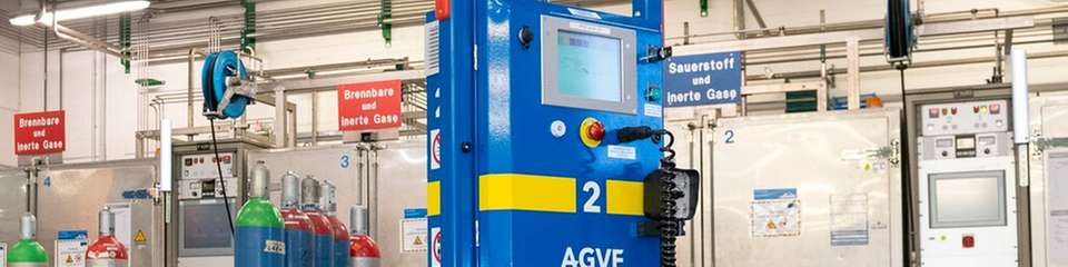 Linde hat den anspruchsvollen Produktionsprozess für Prüfgase automatisiert, die vorwiegend zur Kalibrierung von Messgeräten eingesetzt werden.