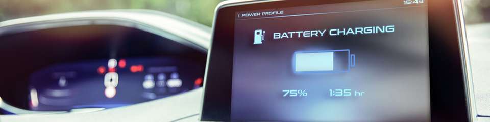 Der Policy Brief des Fraunhofer ISI liefert faktenbasierte Antworten auf zentrale Fragen rund um Batterien und E-Mobilität – von Reichweite über Umweltbilanz bis hin zur Recyclingperspektive.
