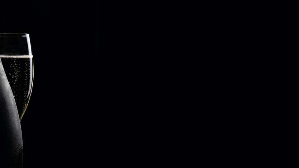 Rund 30.000 Bestellungen wickelt der Standort jede Woche ab; ausgenommen saisonale Stoßzeiten, in denen das Bestellvolumen um das Dreifache ansteigen kann – in der Spitze pro Tag auf 80.000 Flaschen.