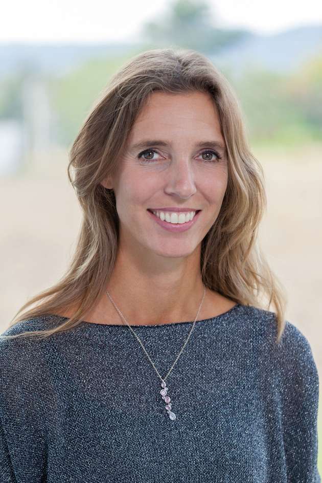 Karin Krumpel, CEO, Codico: Die Frage nach der Rolle der Distribution begleitet die Branche seit jeher – für Codico ist die Antwort jedoch klar. Design-In ist der entscheidende Mehrwert, den Kunden heute suchen. Unsere Rolle geht weit über die reine Belieferung mit Komponenten hinaus: Wir begleiten Kundenprojekte von der ersten Produktidee über die Entwicklung und das Design bis hin zur Serienproduktion und darüber hinaus. Dank unserer engen, oft exklusiven Partnerschaften mit Herstellern verschaffen wir unseren Kunden einen strategischen Vorsprung in der Produktentwicklung – technologisch, wirtschaftlich und zeitlich. So verstehen wir moderne Distribution: als aktiven, beratenden und wertschöpfenden Teil der Lieferkette.