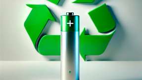 Die Einführung der Battery Box ist eine Reaktion auf die EU-Verordnung (BATT2), die seit Februar 2024 in Kraft ist und konkrete Vorgaben für Sammelziele, Recyclingquoten und den Mindestanteil von recycelten Materialien in neuen Batterien festlegt.