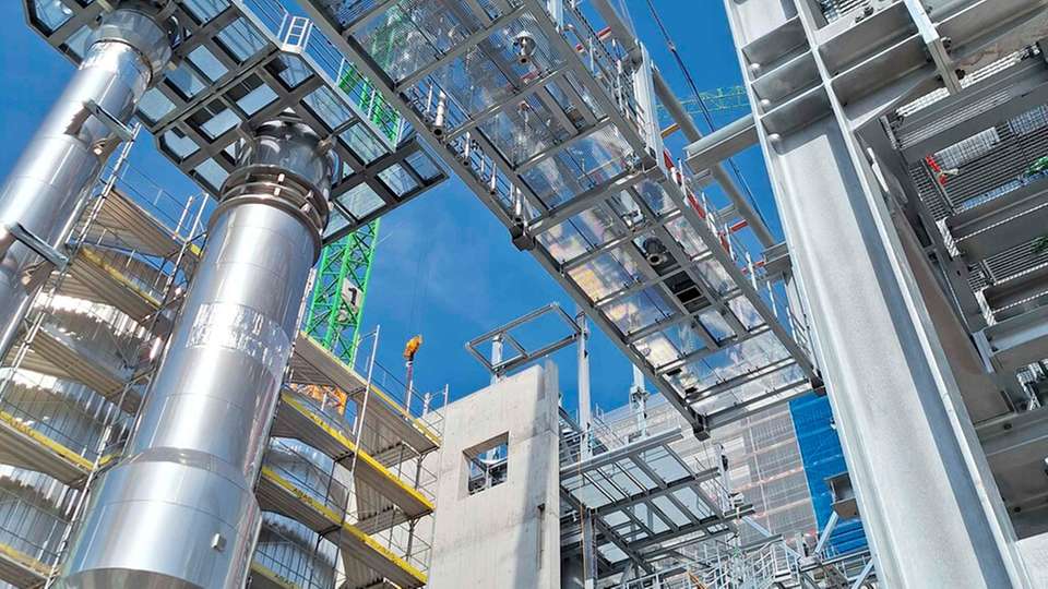 Gea liefert Schlüsselkomponenten für eine maßgeschneiderte, dreistufige Wasseraufbereitungslösung in der neuen Holzfaserdämmplattenfabrikvon  Lignatherm in Küssnacht. 