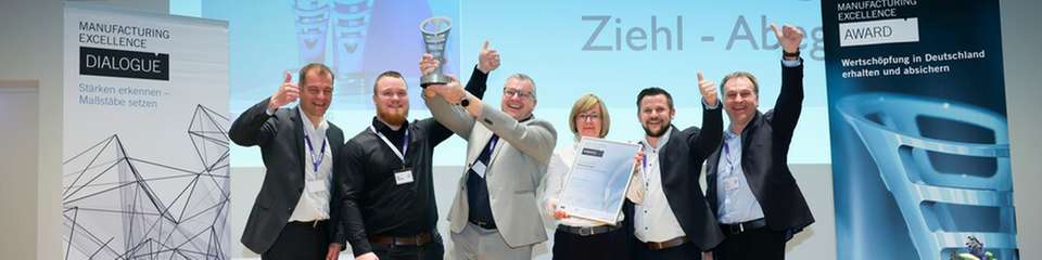 Freuen sich über die Auszeichnung von Ziehl-Abegg (von links): Joachim Ley (CEO), Max Borek (Technologe Industrial Engineering), Marcus Engel (Leiter Werk Elektronik), Sandra Kallausch (Leitung Global Audits), Matthias Hofmann (Leiter Logistik Werk Elektronik) und Markus Frankenbach (Leiter Qualitätsmanagement Elektronik).