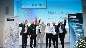 Freuen sich über die Auszeichnung von Ziehl-Abegg (von links): Joachim Ley (CEO), Max Borek (Technologe Industrial Engineering), Marcus Engel (Leiter Werk Elektronik), Sandra Kallausch (Leitung Global Audits), Matthias Hofmann (Leiter Logistik Werk Elektronik) und Markus Frankenbach (Leiter Qualitätsmanagement Elektronik).