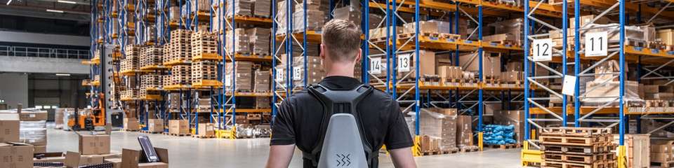Das KI-gestützte Exoskelett Exia passt sich anhand realer Nutzerdaten an die jeweilige Arbeitsumgebung an.