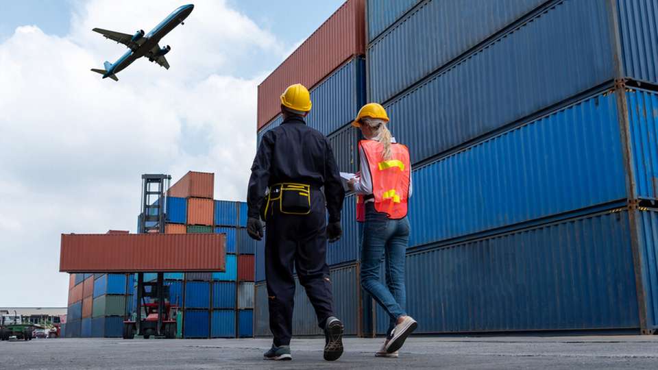Die Services von TÜV Süd ermöglichen, KI-gestützte Risikoanalysen mit Vor-Ort-Audits zu kombinieren, um Umwelt- und Sozialrisiken zu erkennen.