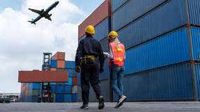 Die Services von TÜV Süd ermöglichen, KI-gestützte Risikoanalysen mit Vor-Ort-Audits zu kombinieren, um Umwelt- und Sozialrisiken zu erkennen