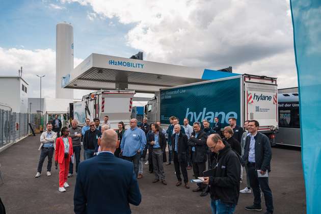 Ab 2026 soll der Verkehr von Bussen und Lkws emissionsfrei mit lokal produziertem grünem Wasserstoff erfolgen.