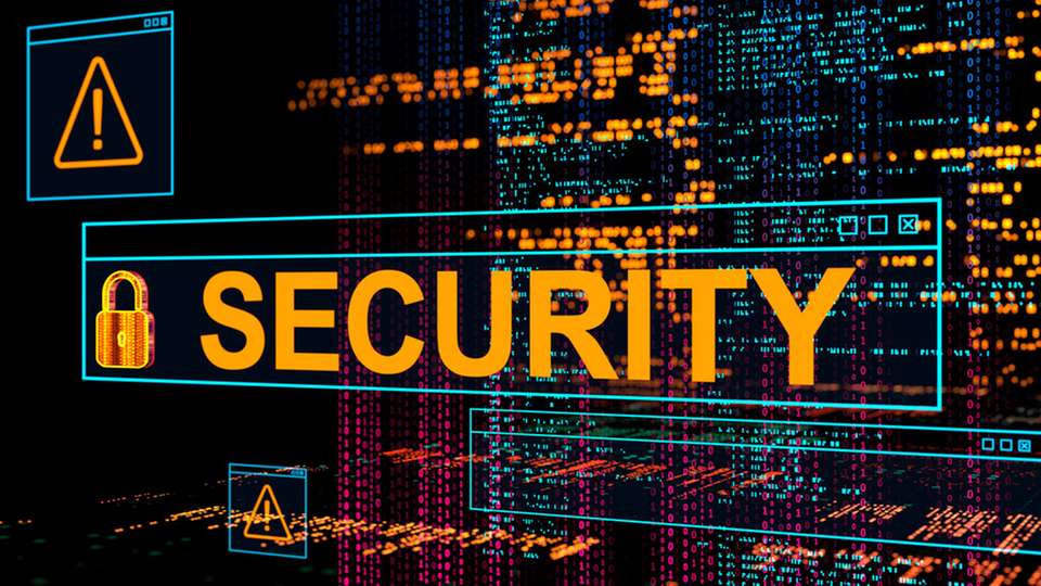 Risikomonitor 2025: Angeführt wird die Liste von regulatorischen Belastungen und Cyber-Angriffen (je 98  Prozent), gefolgt von geopolitischen und finanziellen Risiken (je 86  Prozent).