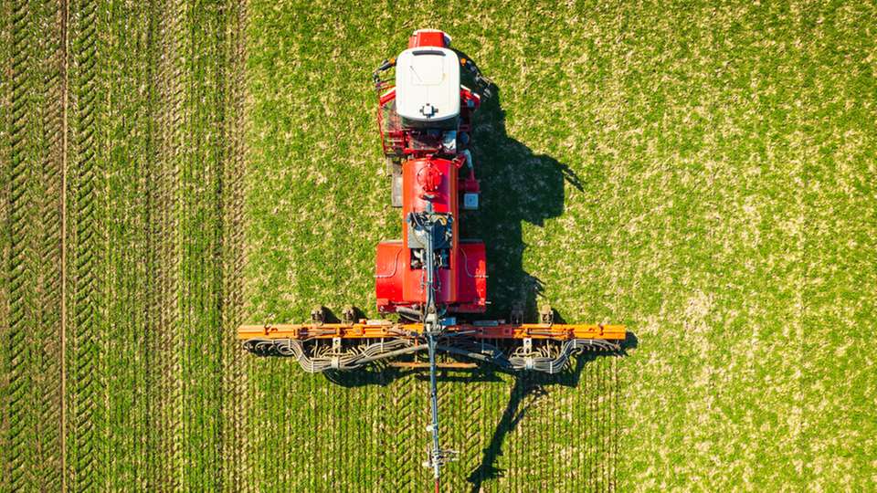Ammoniak ist unter anderem in der Düngemittelindustrie eine wichtige Komponente. Ihn klimafreundlich und zugleich kostengünstig herzustellen, stellt allerdings eine Herausforderung dar.