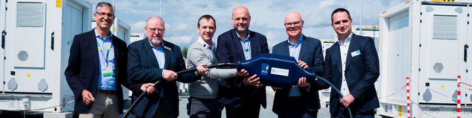 Von links nach rechts: Christian Marcks (GLS Bank), Walter Behrens (Kreispräsident), Georg Gallmetzer (Eco Stor), Marc Prätorius (Bürgermeister von Bollingstedt), Tobias Goldschmidt (Minister für Energiewende, Klimaschutz, Umwelt und Natur Schleswig-Holstein) und Steffen Bandelow (SH Netz).