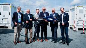 Von links nach rechts: Christian Marcks (GLS Bank), Walter Behrens (Kreispräsident), Georg Gallmetzer (Eco Stor), Marc Prätorius (Bürgermeister von Bollingstedt), Tobias Goldschmidt (Minister für Energiewende, Klimaschutz, Umwelt und Natur Schleswig-Holstein) und Steffen Bandelow (SH Netz).