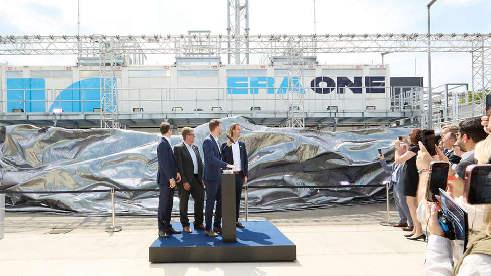 Ineratec eröffnet ERA ONE: Europas größte Produktionsanlage für E-Fuels nimmt in Frankfurt den Betrieb auf.