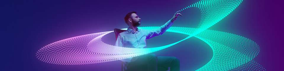 Automatisierung als Antwort auf den zunehmenden Fachkräftemangel. Der Pickroboter RovoFlex nutzt Künstliche Intelligenz, um permanent dazuzulernen, und sorgt so für höchste Performance und Zuverlässigkeit.