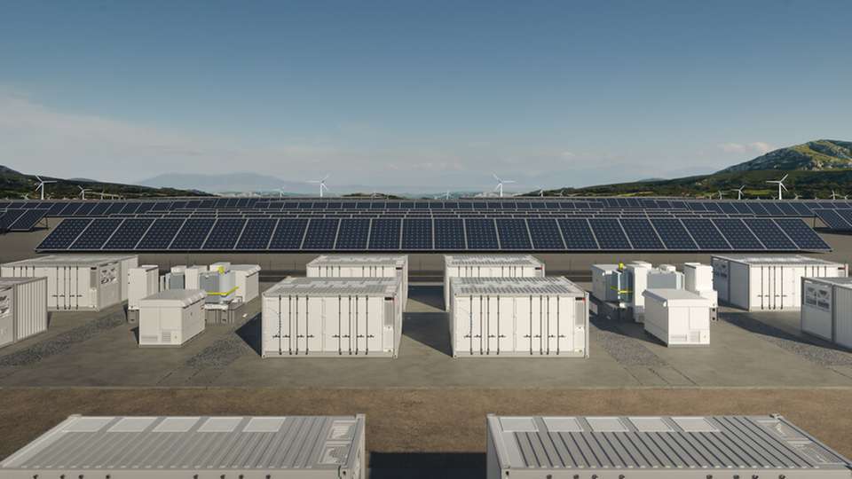 Die Erweiterung von PV-Projekten durch Energiespeicher bietet erhebliche Potenziale, um Investitionen zukunftssicher zu machen und die Netzstabilität zu verbessern.