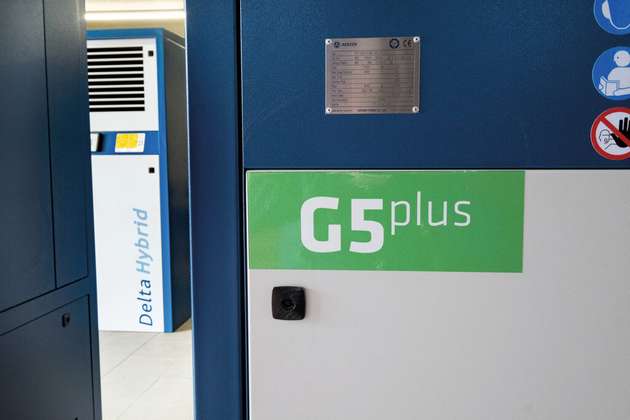 Ein Verbund aus Turbogebläse und Drehkolbenverdichter ermöglicht es, den Sauerstoffbedarf in der Belebung mit maximalem Wirkungsgrad zu decken.