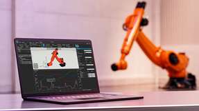 Das neue Kuka-Roboter-Betriebssystems iiQKA.OS2, die dazugehörige Engineering-Suite iiQWorks und die neue Steuerung KR C5 für iiQKA.OS2 stehen auf der automatica 2025 im Fokus