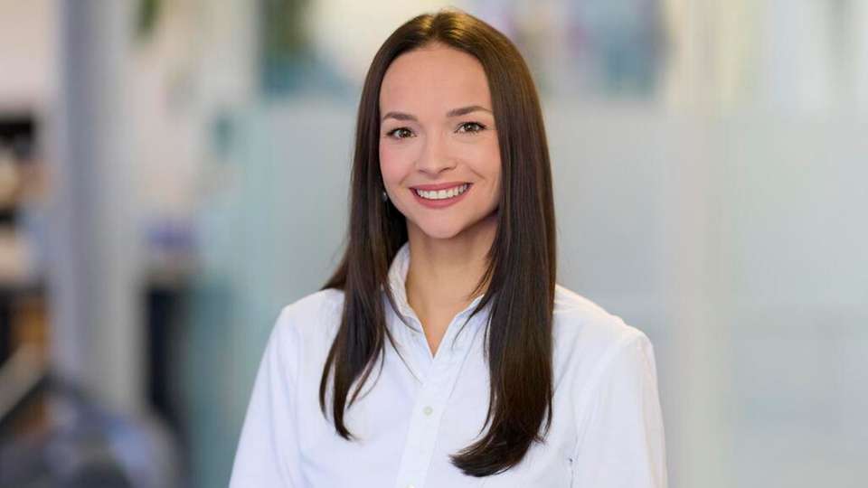 Laura Le Cam, Business Development Managerin bei dataTec, beantwortet Fragen zum NI Tech Day in Hamburg.