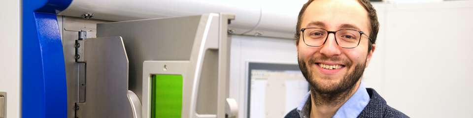 Mit dem neuen Verfahren, das Dr. Oliver Maurer entwickelt hat, lassen sich mit dem 3D-Drucker vor allem kleinere Metallbauteile erheblich feiner und qualitativ hochwertiger drucken.