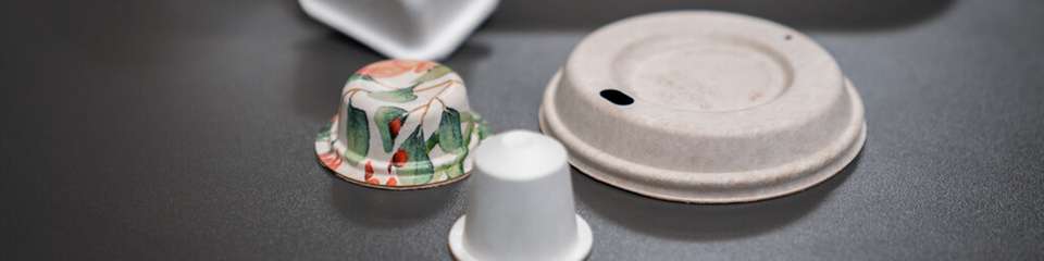 Verpackungen aus Kunststoff können künftig durch faserbasiertes Material ersetzt werden – auch in industriellem Maßstab. 
