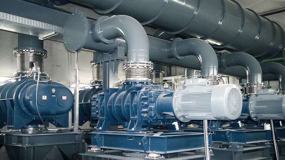 Gebläse und Verdichter kommen weltweit in Stahlwerken zum Einsatz. Auf moderne Technik zu setzen, kann dabei ein großes Plus für die Energieeffizienz darstellen.